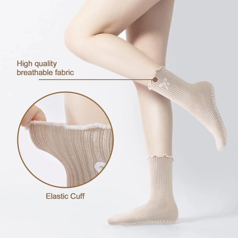 Kaus Kaki Yoga Profesional, Ta - Pilates & Yoga Training Center ulasan dan harga